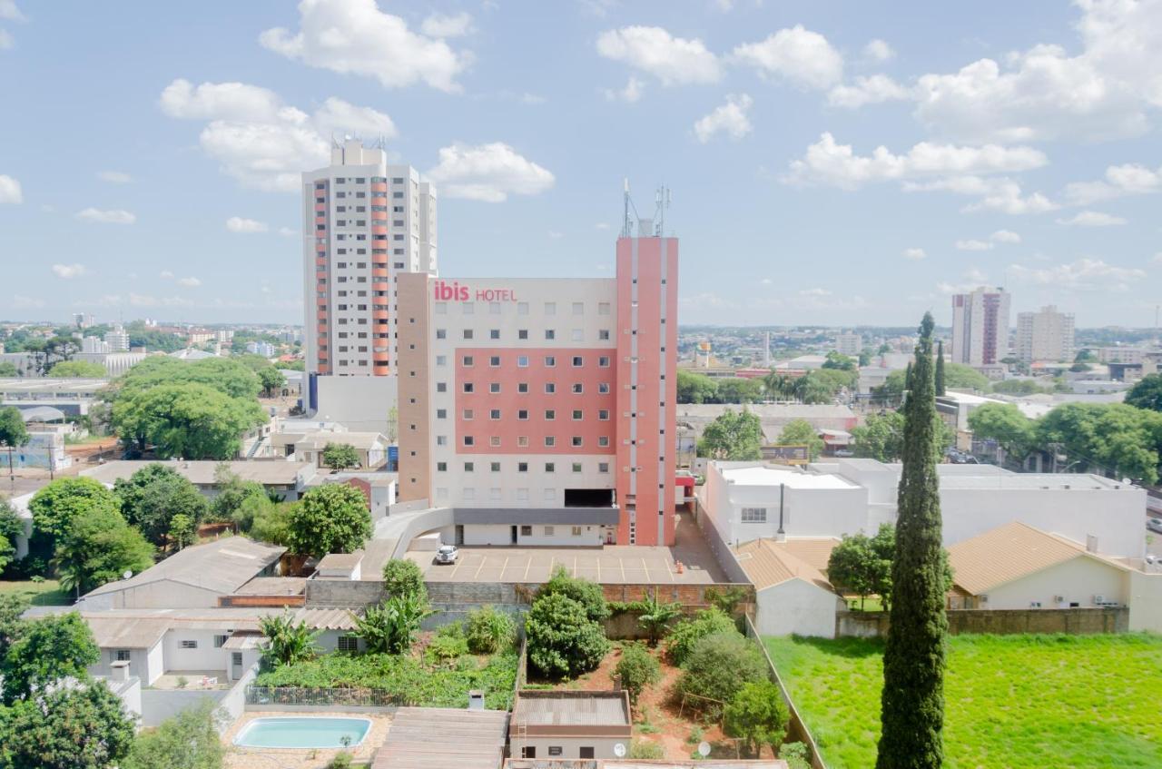 No CENTRO de Cascavel, atras do Ibis, confortavel e bom gosto Cascavel (Parana) Exterior foto